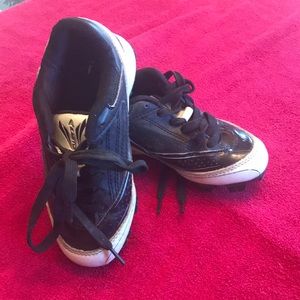 Easton cleats, Boys 12